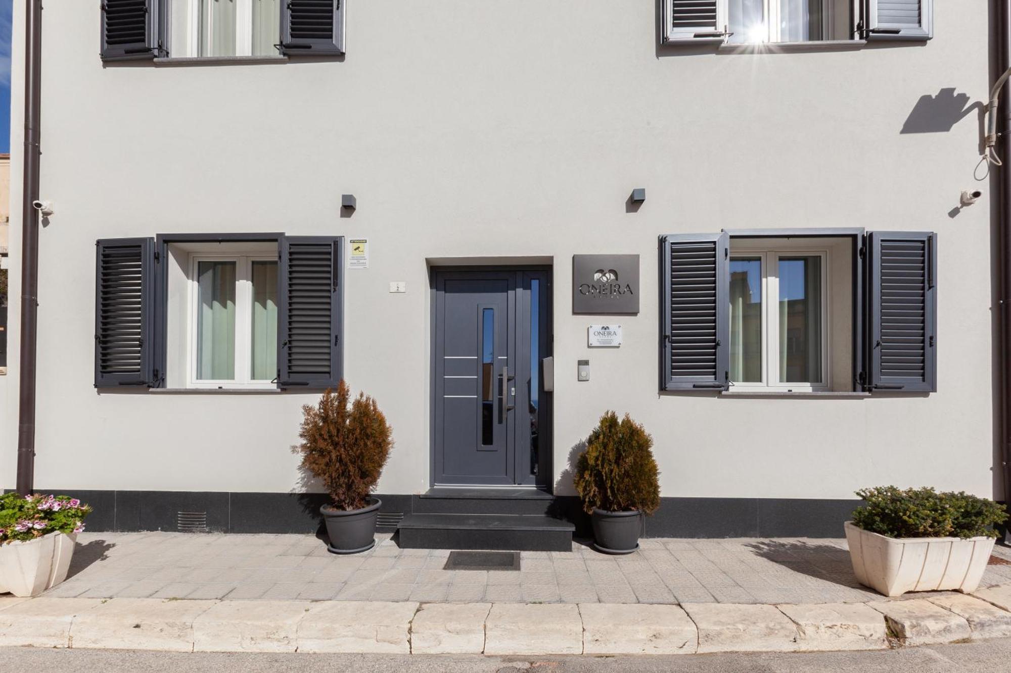 Oneira Bed & Breakfast